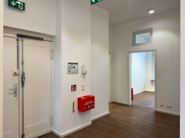 flur eingang - Büro- oder Praxisflächen im schönen Altbau-Denkmal Potsdamer Straße