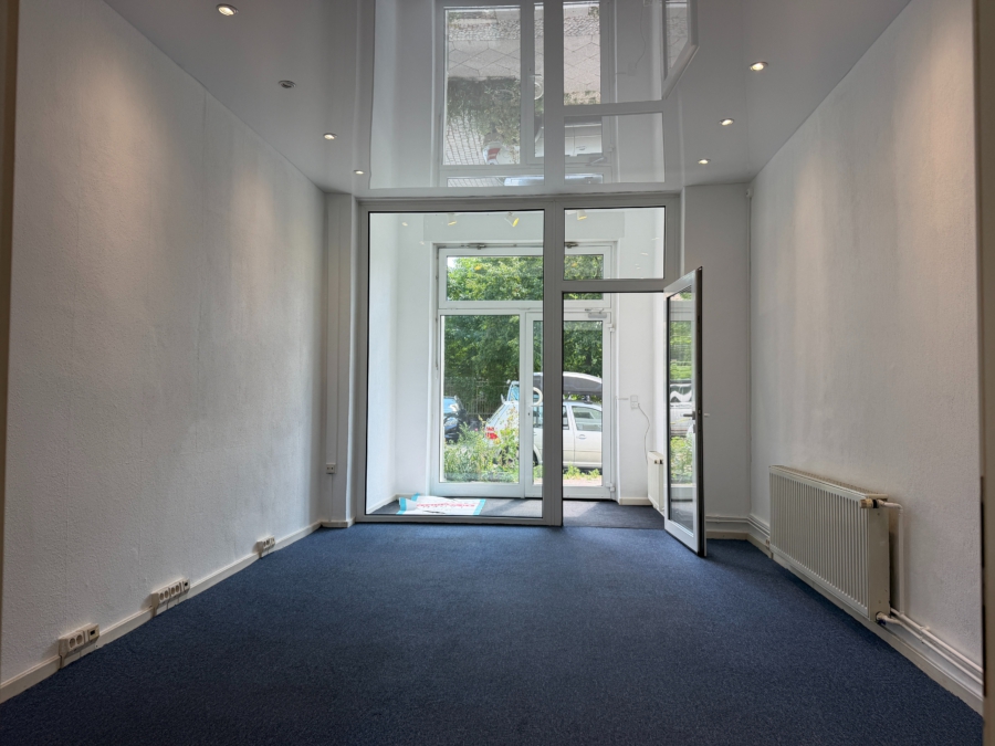 Kleines Ladengeschäft oder Büro in zentraler Lage von Prenzlauer Berg - vorderer raum (12801)