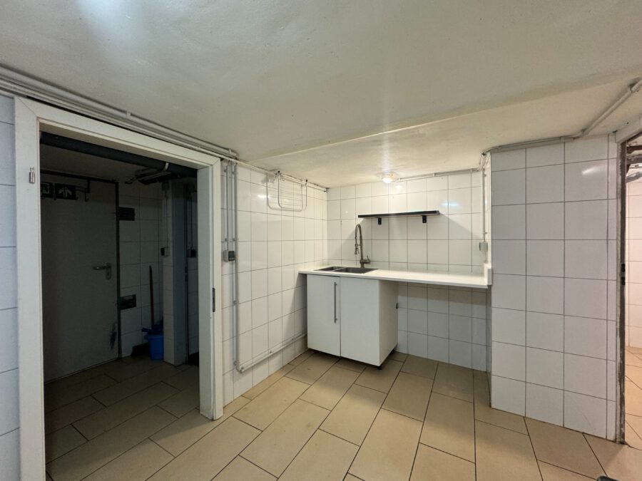 Kleiner Laden in der beliebten Bahnhofstraße - lager/ küche (14307)