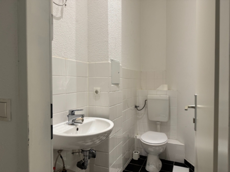 Büro- oder Praxisflächen im schönen Altbau-Denkmal Potsdamer Straße - sanitär (11786)