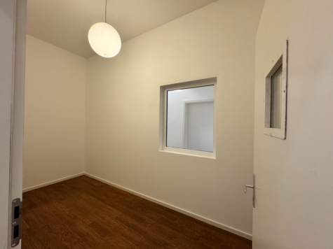 Büro- oder Praxisflächen im schönen Altbau-Denkmal Potsdamer Straße - innenliegender raum (11783)