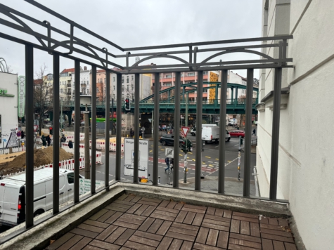 Effizientes Stuck-Altbaubüro mit bis zu 7 Büroräumen Schönhauser/ Ecke Gleim - balkon (11929)