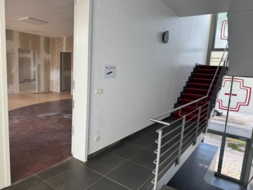 eingang und treppenhaus - Seltene Gelegenheit in der Nördlichen Vorstadt *Praxis/ Büro*