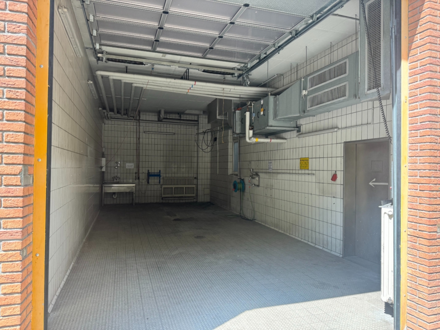 Krankenfahrer /Taxifahrer /Bestatter /Hausmeisterservice… Garagen mit Servicefläche - garage (12035)