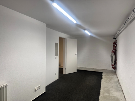Vielseitig nutzbarer Laden in bester Frequenzlage der Reichsstraße - lager 2 (11802)