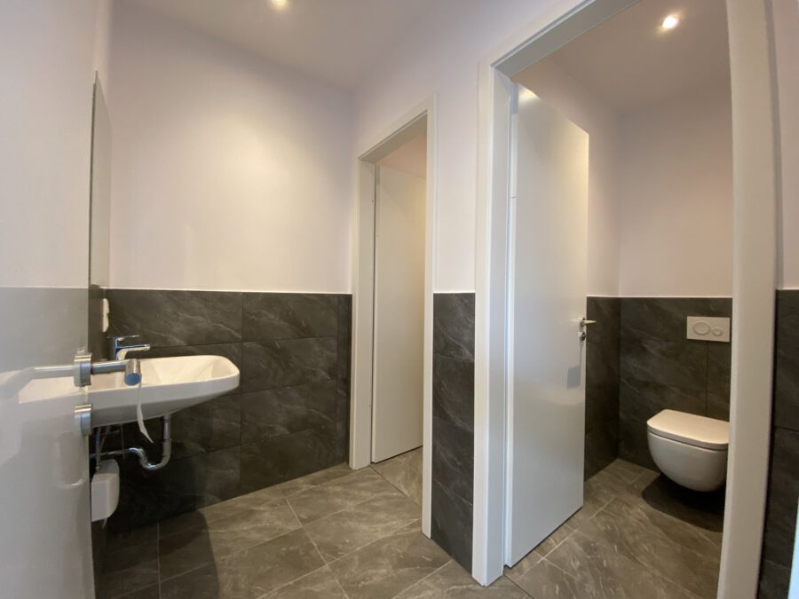 Komplettes Gewerbeobjekt inkl. gut nutzbarem Innenhof zu vermieten - damen wc 1. og rechts (13262)