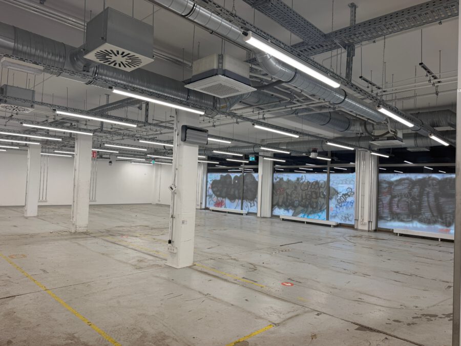 Komplettes Gewerbeobjekt inkl. gut nutzbarem Innenhof zu vermieten - showroom eg rechts (13255)