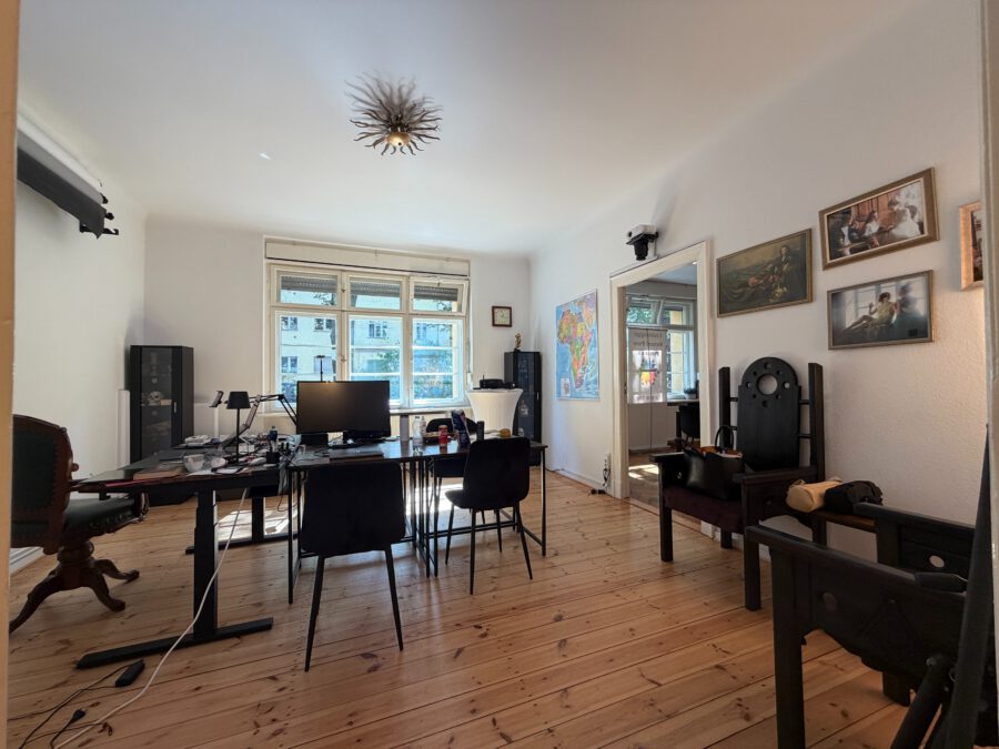 Schönes Altbaubüro im Erdgeschoss mit Vorgarten und 4-5 Räumen - büro 2 (13296)