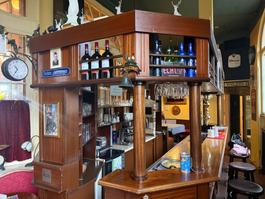 Etablierte und voll ausgestattete Kneipe am S-Bahnhof Mexikoplatz - tresen (11683)