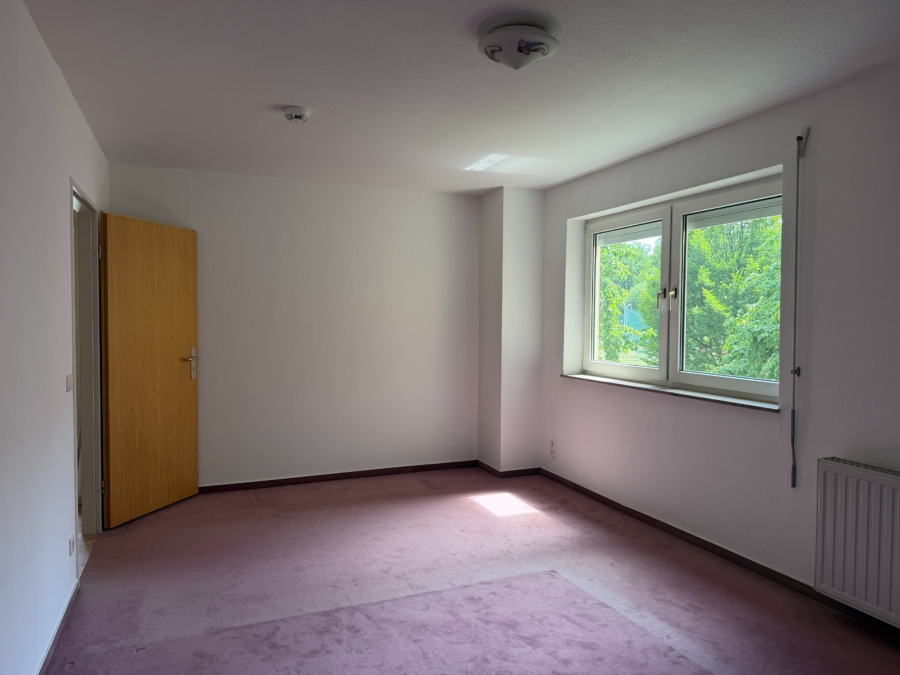 Großzügige 2-Zimmer Wohnung mit Aufzug, Gäste-WC und großem Balkon - schlafzimmer (12715)