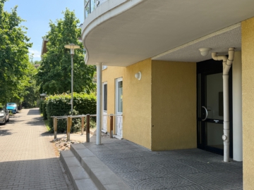 Hauseingang mit Rampe