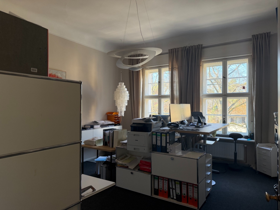 Repräsentatives Büro in herrschaftlicher Villenetage zu vermieten - büro 4 (11675)