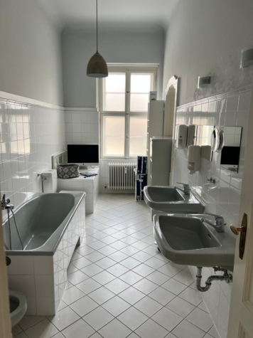 Repräsentatives Büro in herrschaftlicher Villenetage zu vermieten - wannenbad (11678)