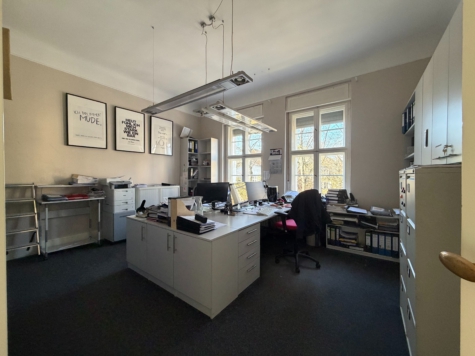 Repräsentatives Büro in herrschaftlicher Villenetage zu vermieten - büro 3 (11674)