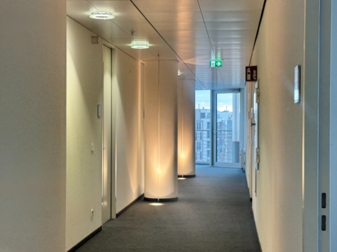 Büro mit Aussicht in prominenter Lage am Potsdamer Platz - flur (11712)