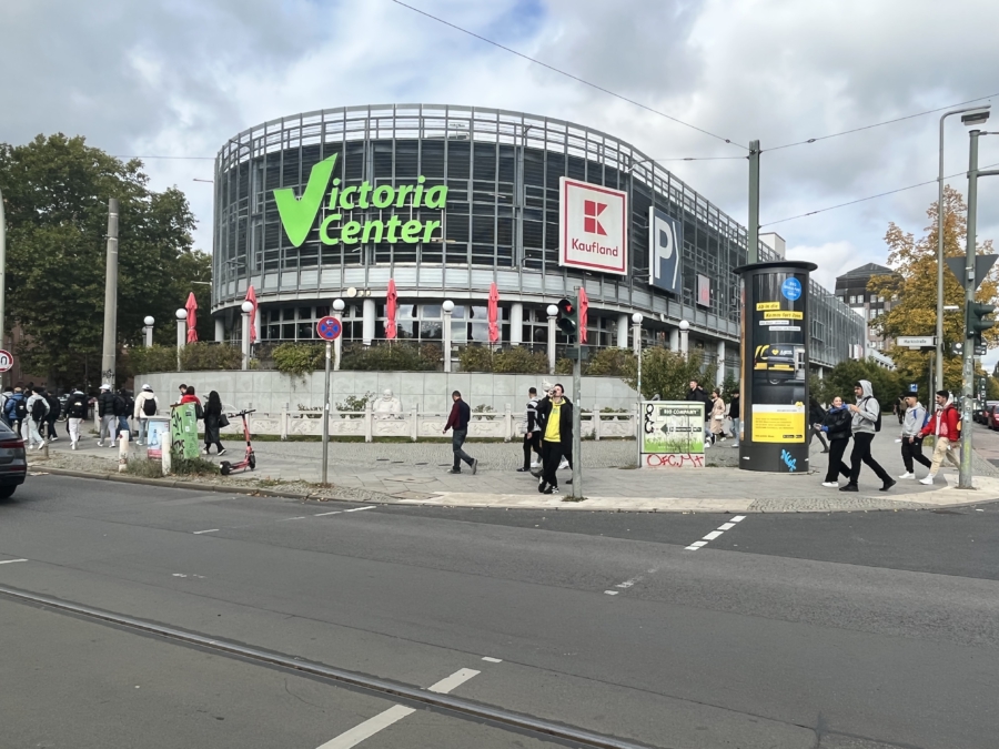 Frequentierte Gewerbefläche im Victoria Center Berlin – ehemals KiK - victoria center (12213)