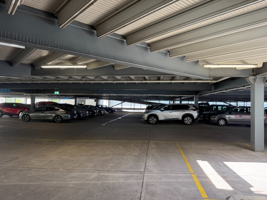 Frequentierte Gewerbefläche im Victoria Center Berlin – ehemals KiK - parkdecks (12225)