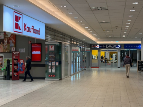 Frequentierte Gewerbefläche im Victoria Center Berlin – ehemals KiK - ladenpassage (12214)