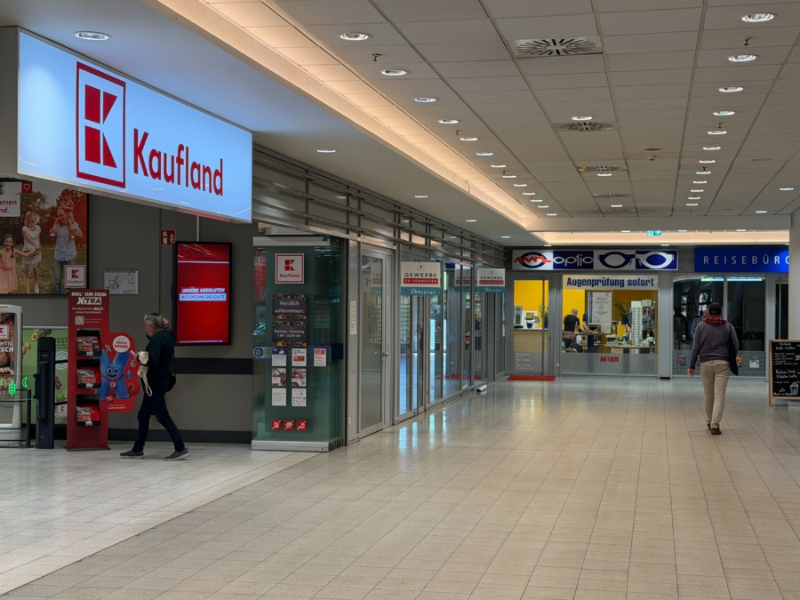 Frequentierte Gewerbefläche im Victoria Center Berlin – ehemals KiK - ladenpassage (12214)