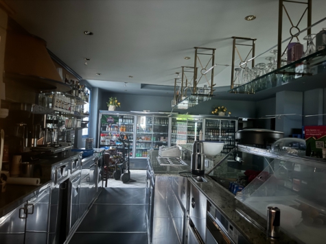 Komplett ausgestattetes Eiscafé zur Übernahme am S-Bahnhof Tempelhof - tresen laden (11938)