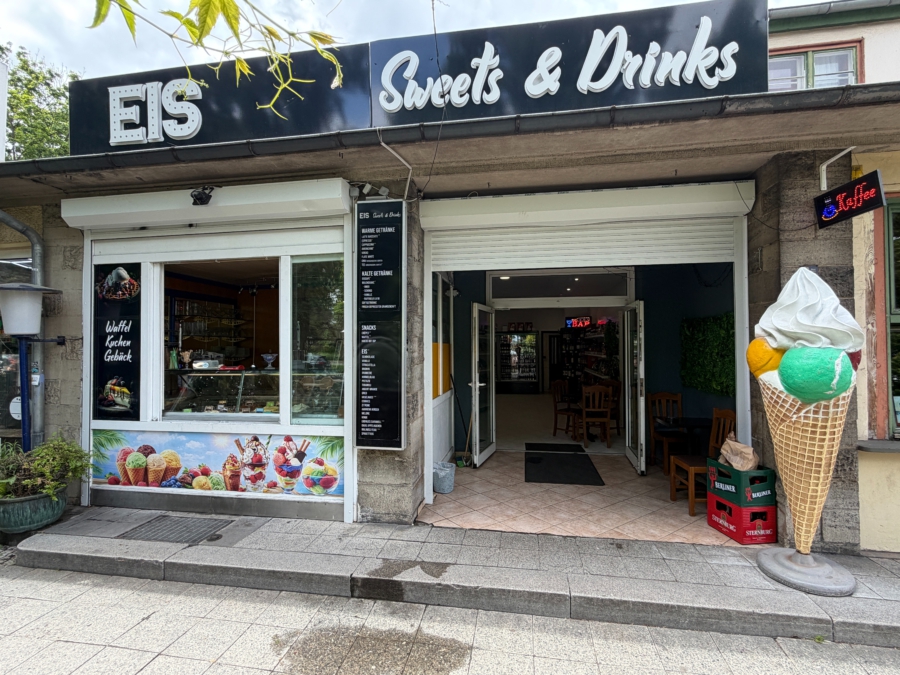 Komplett ausgestattetes Eiscafé zur Übernahme am S-Bahnhof Tempelhof - objektansicht (12110)