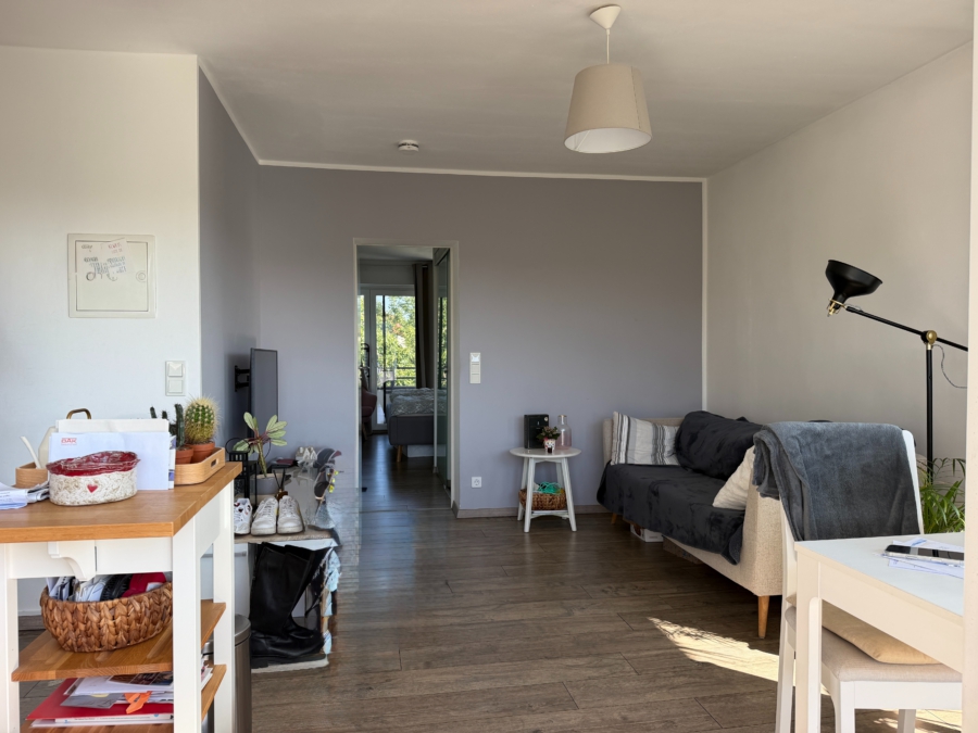 Steglitz – Ruhig gelegene, sanierte 2-Zimmer Wohnung mit Weitblick - wohnzimmer (13012)