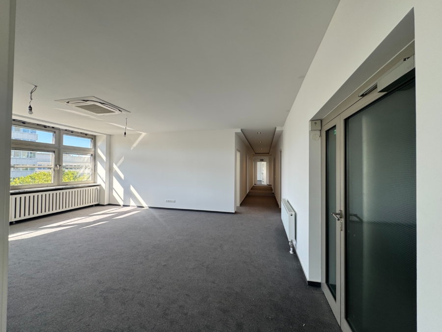 Hochwertig und neu ausgebaute Bürofläche in bester Ku’damm Ecklage - empfang (11811)