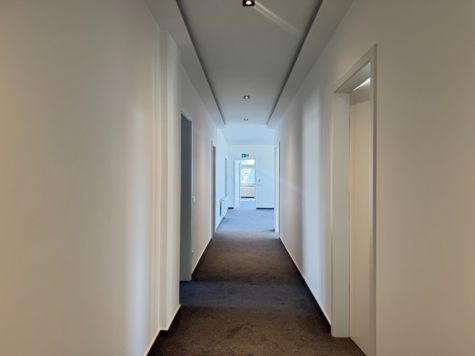 Hochwertig und neu ausgebaute Bürofläche in bester Ku’damm Ecklage - flur (11813)