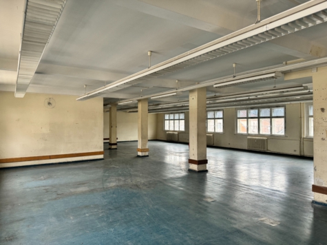 Große Gewerbefläche für Fitness, Büro, Praxis uvm. - gewerbefläche 2 og (12054)