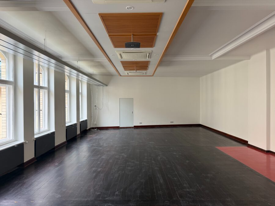 Open Space Büro / Konferenzsaal / Schulungsfläche im historischen Denkmal - konferenzraum oder open space büro (13450)