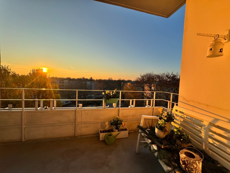 *Einzug ab sofort* Möblierte 2- Zimmer Wohnung mit tollem Ausblick - balkon mit aussicht (13276)