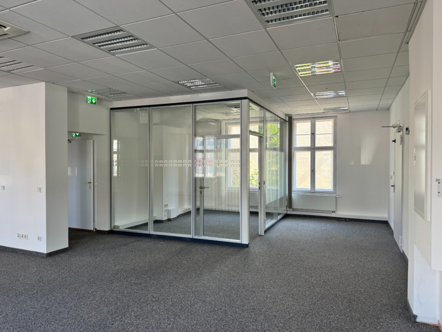 Helle und flexibel gestaltbare Büro- oder Praxisflächen direkt am Kranoldplatz - besprechungsraum (11950)