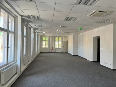 Großraum (2)