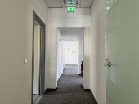 Helle und flexibel gestaltbare Büro- oder Praxisflächen direkt am Kranoldplatz - flur (11947)
